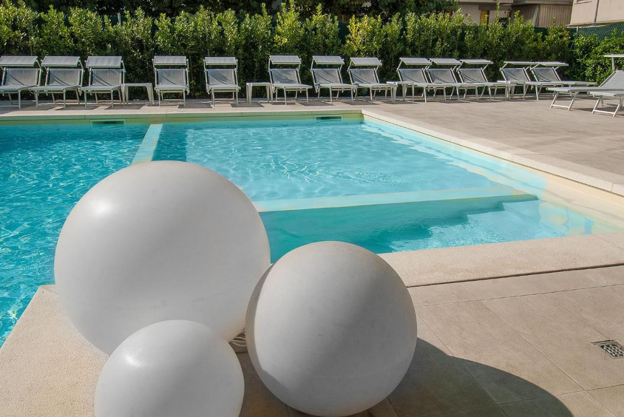 Hotel Niagara Cattolica Exterior photo