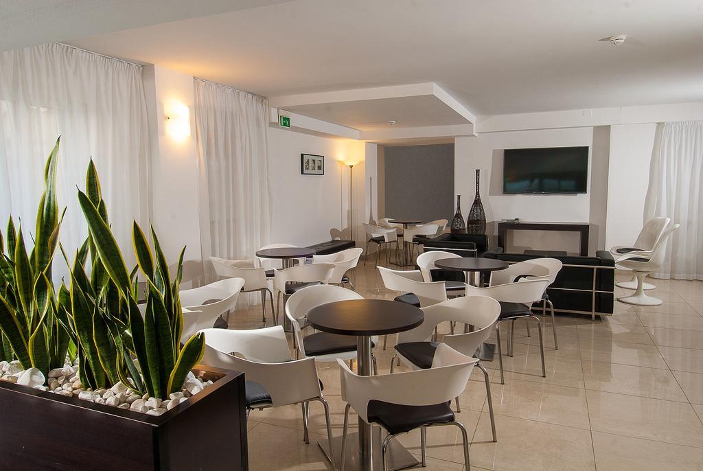 Hotel Niagara Cattolica Exterior photo